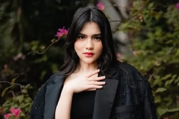 Fakta Menarik tentang Davina Karamoy, Bintang Muda Berbakat Indonesia