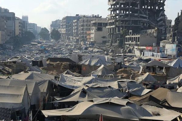 Tragedi di Gaza, Serangan Israel Tewaskan Puluhan, Termasuk Anak-Anak dan Jurnalis